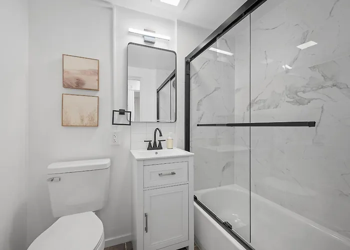 Shadyside 2e Bright Modern Private Bedroom With Shared Bathroom Privatunterkunft Pittsburgh