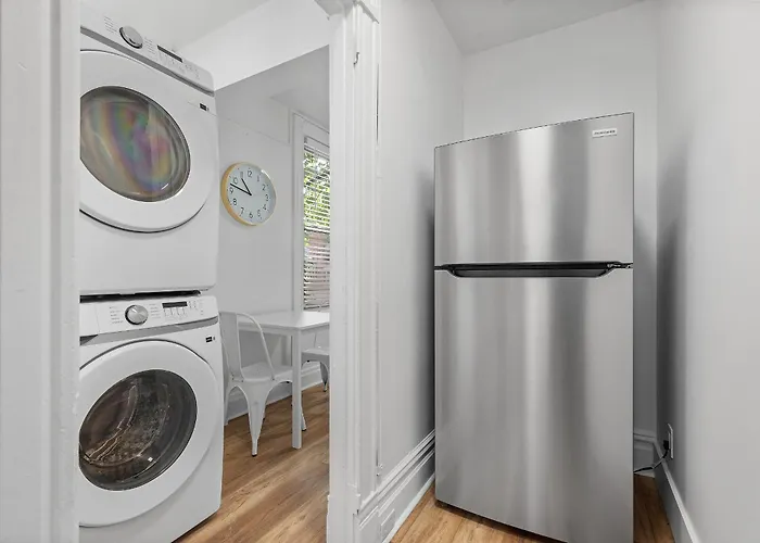 Privatunterkunft Shadyside 2e Bright Modern Private Bedroom With Shared Bathroom